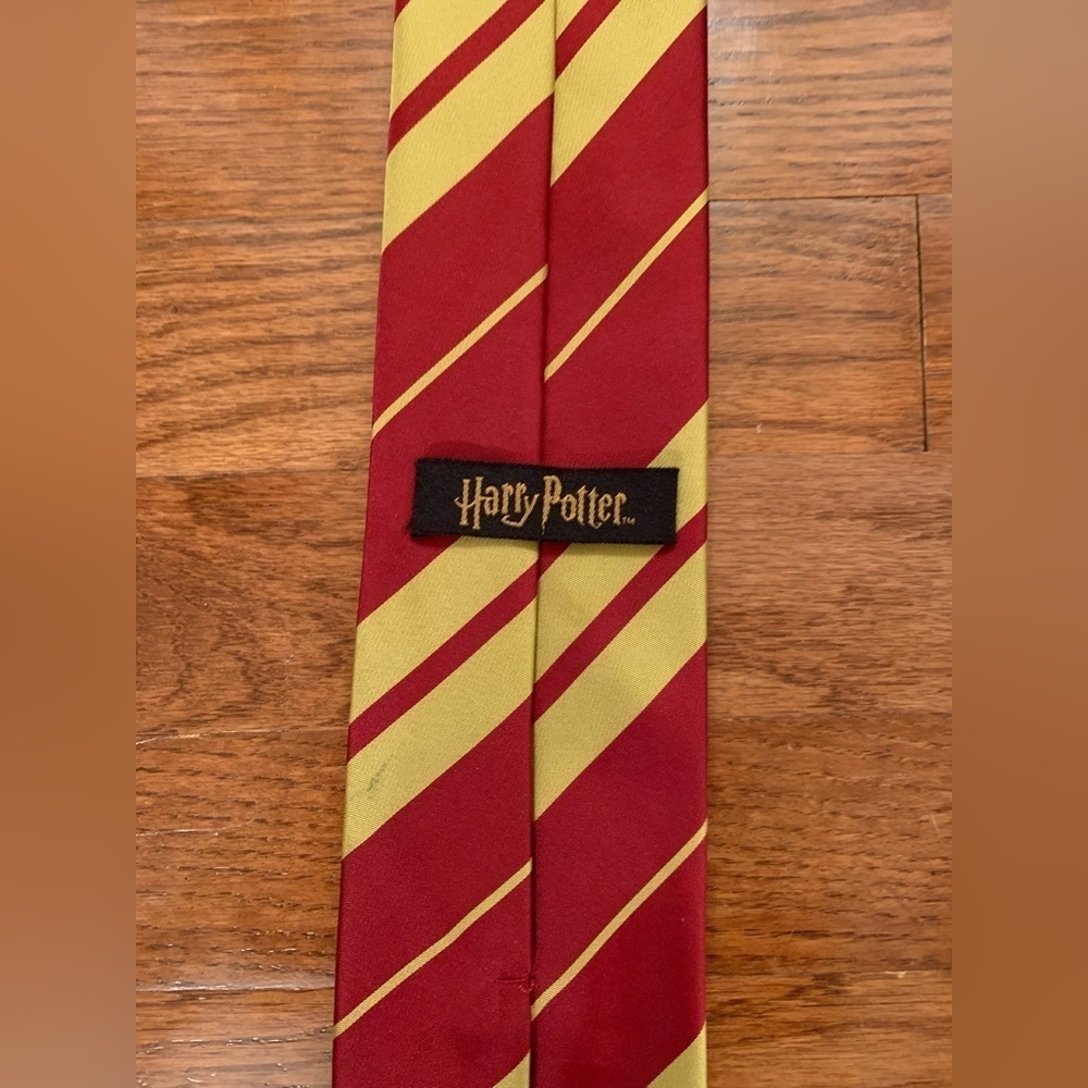MENS COSPLAY HARRY POTTER PREPPY TIE RED GOLD CREST UNI STRIPE - Picture 4 of 4